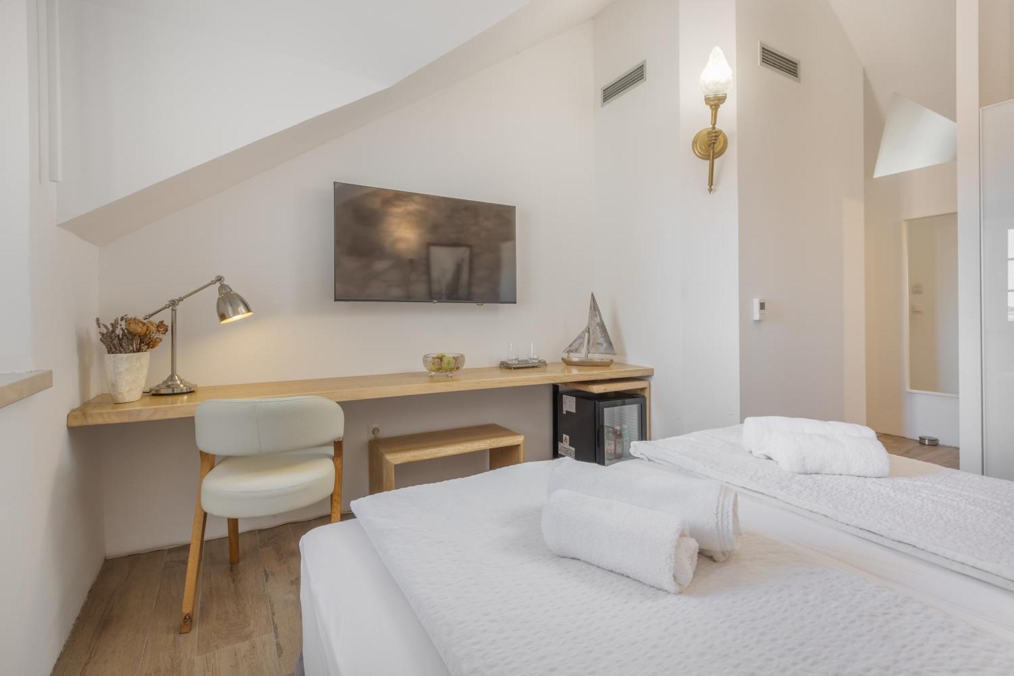 New - Casa Columba - 4 Star Design Boutique With Outdoor Pool & Private Garden (adults Only) Gasthof Makarska