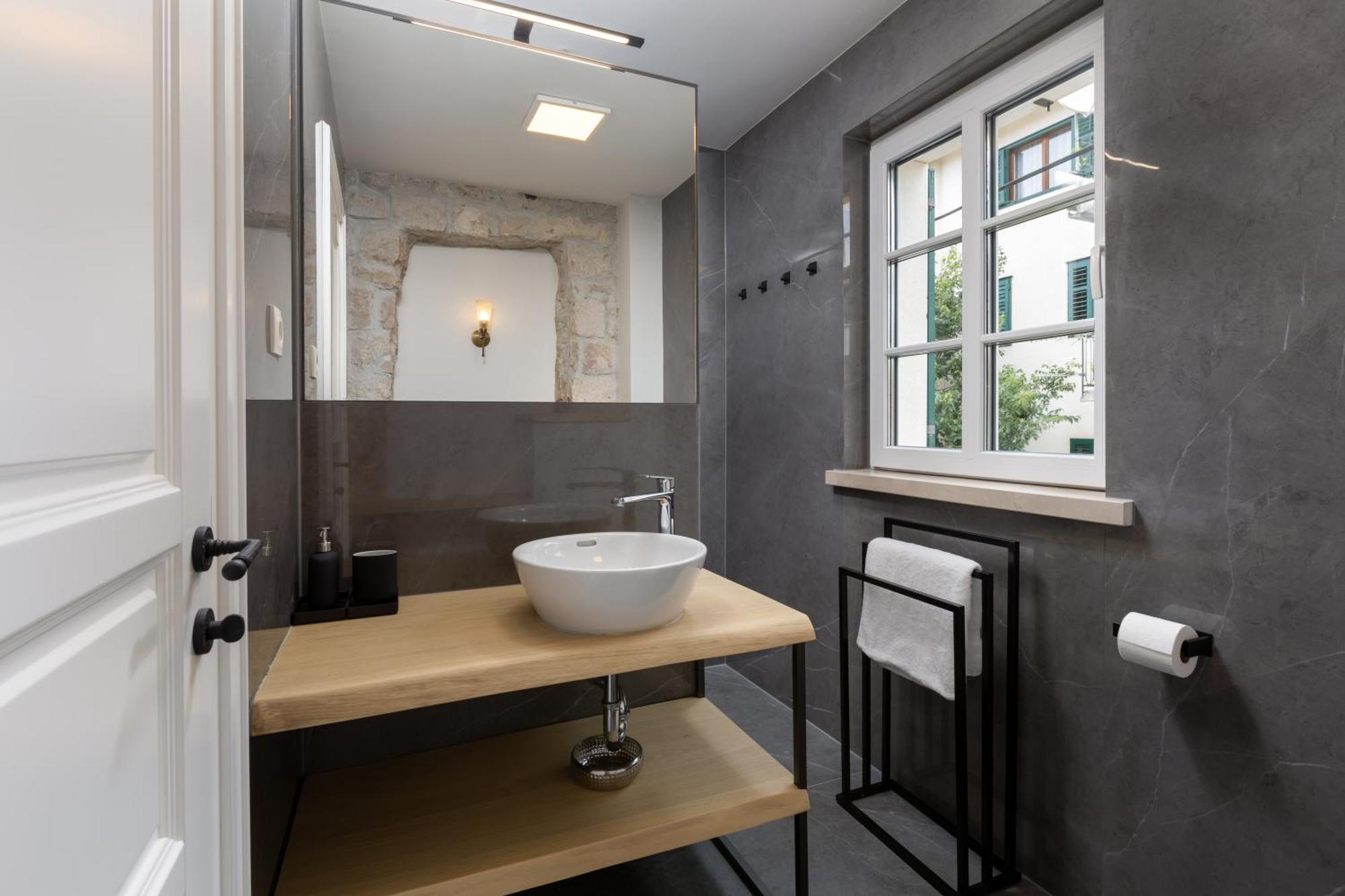 New - Casa Columba - 4 Star Design Boutique With Outdoor Pool & Private Garden (adults Only) Gasthof Makarska